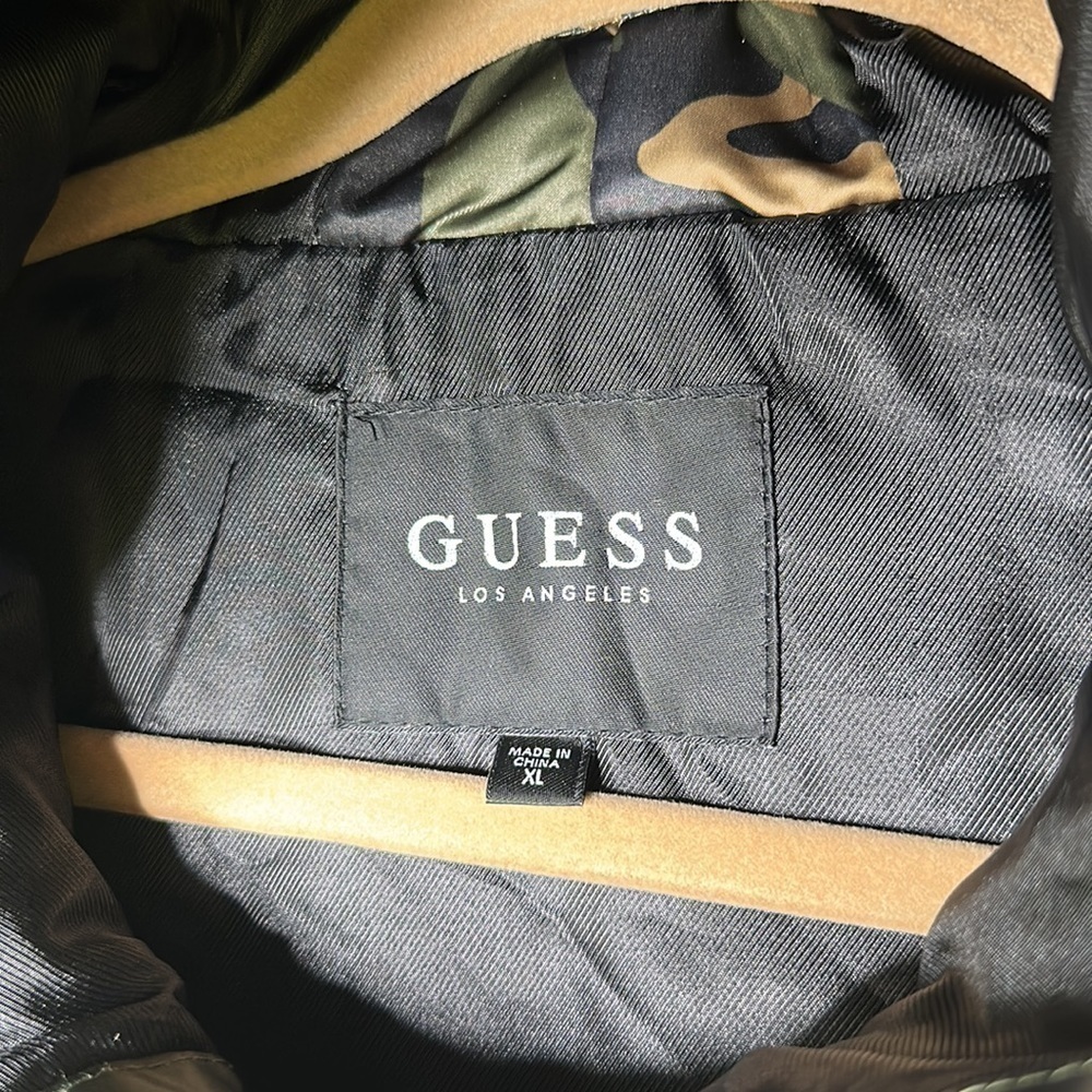 🆕 GUESS Men's Long Sleeve Alpine Camo Hood Bomber Jacket size XL - Picture 7 of 12